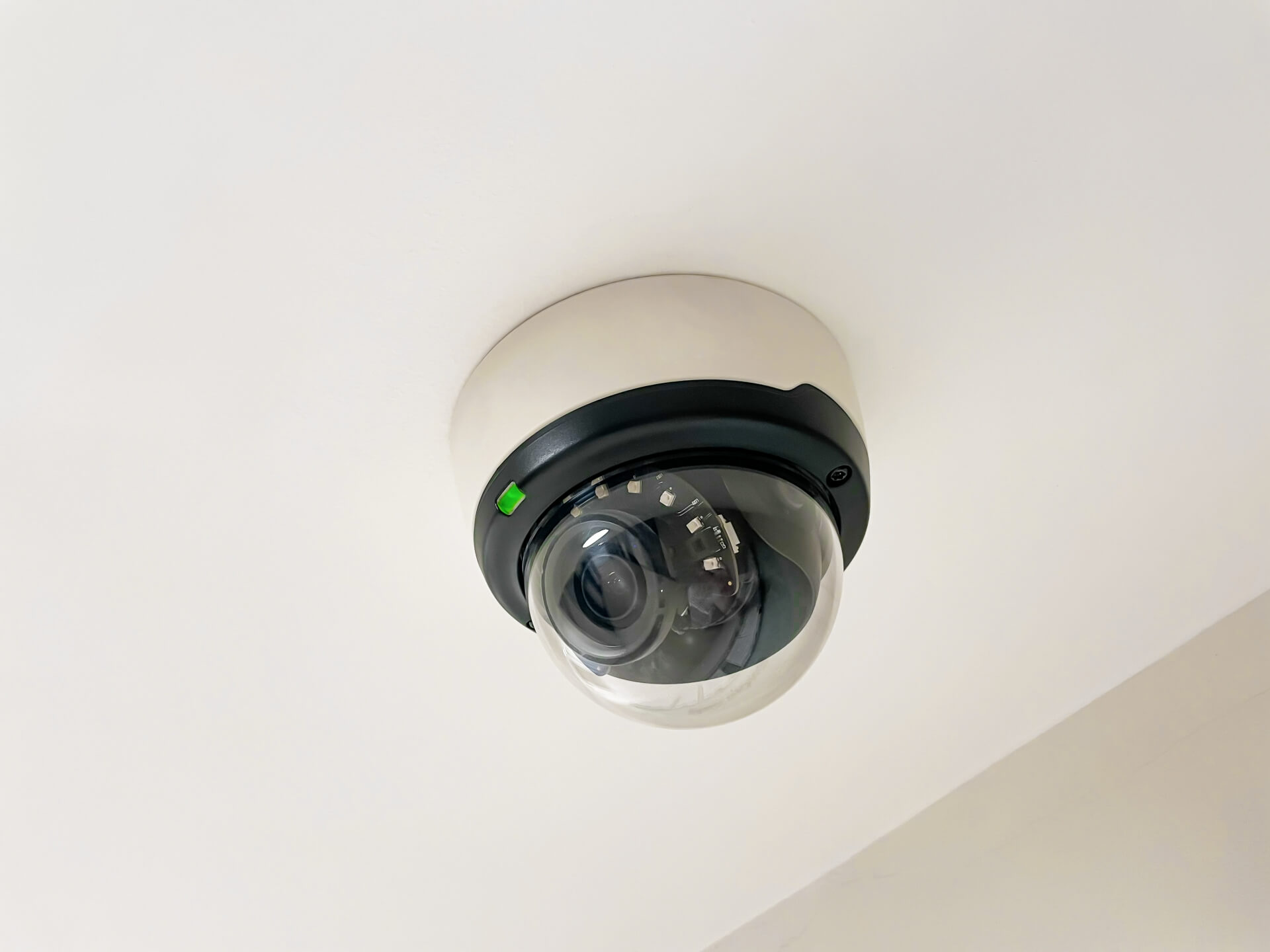 防犯カメラの普及率が高い業種・用途別の傾向