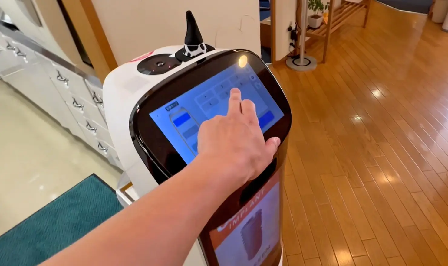 ささはら歯科医院様の配膳ロボット導入事例