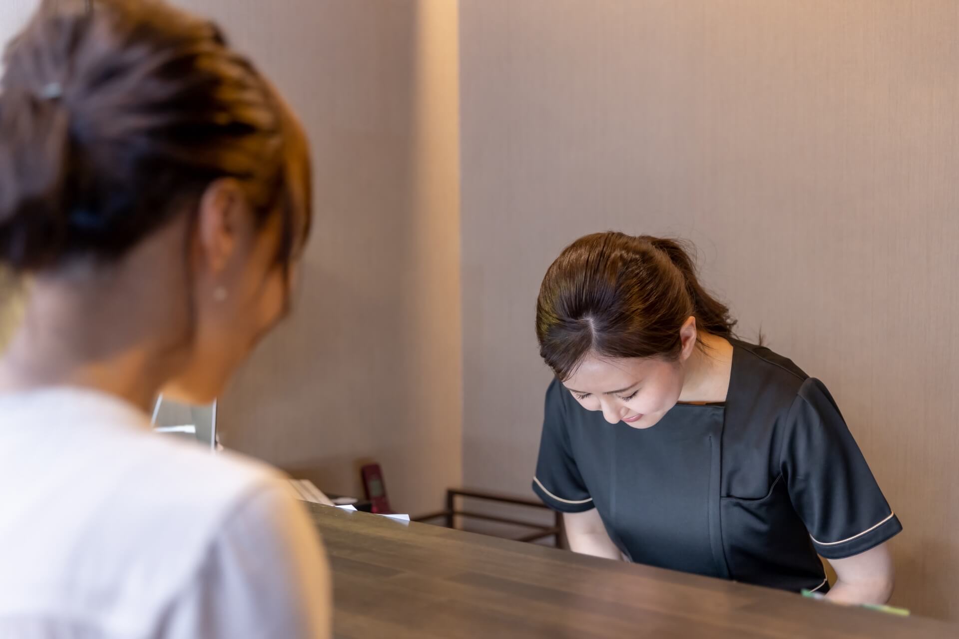 ネイルサロン向け決済端末に必要な機能