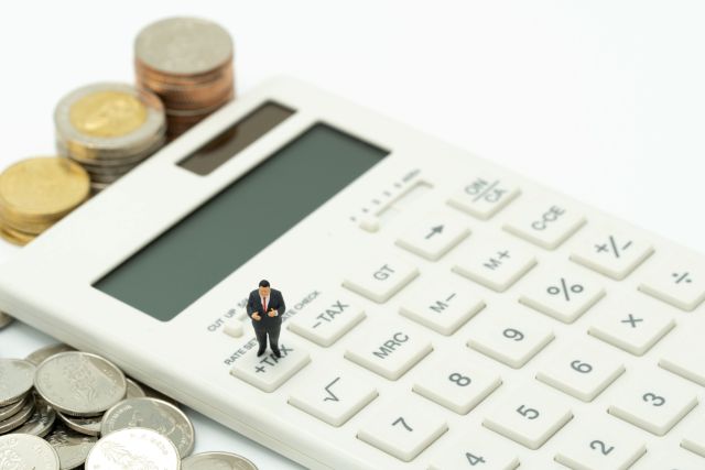 ミニチュア人の乗った電卓