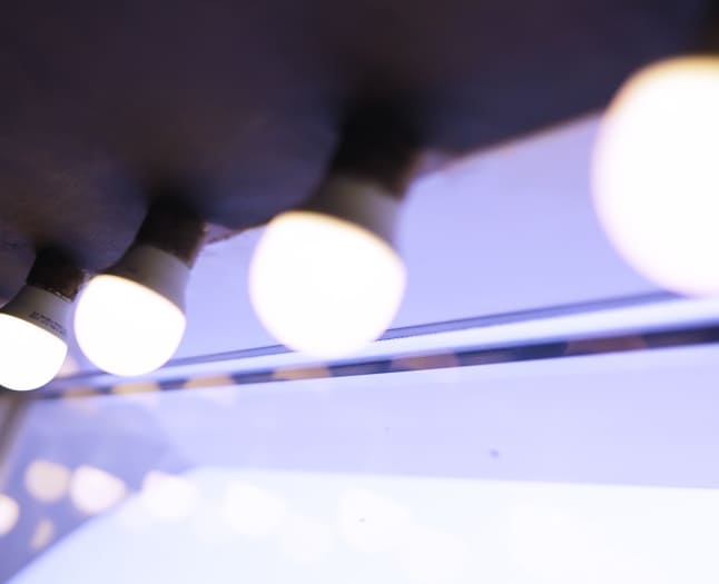 特殊環境に対応した照明機器の導入